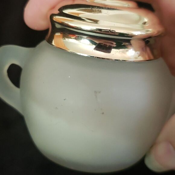 Lot of 2 Vintage Avon Teapot Tea Pot Decorative Floral Glass Decanters - Picture 9 of 11